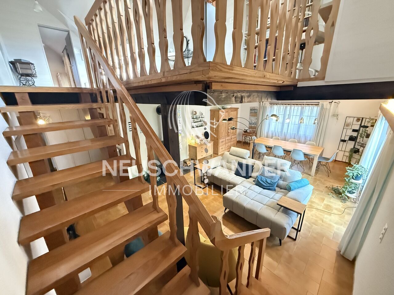 Vue entre le rez-de-chaussée et le 1er étage