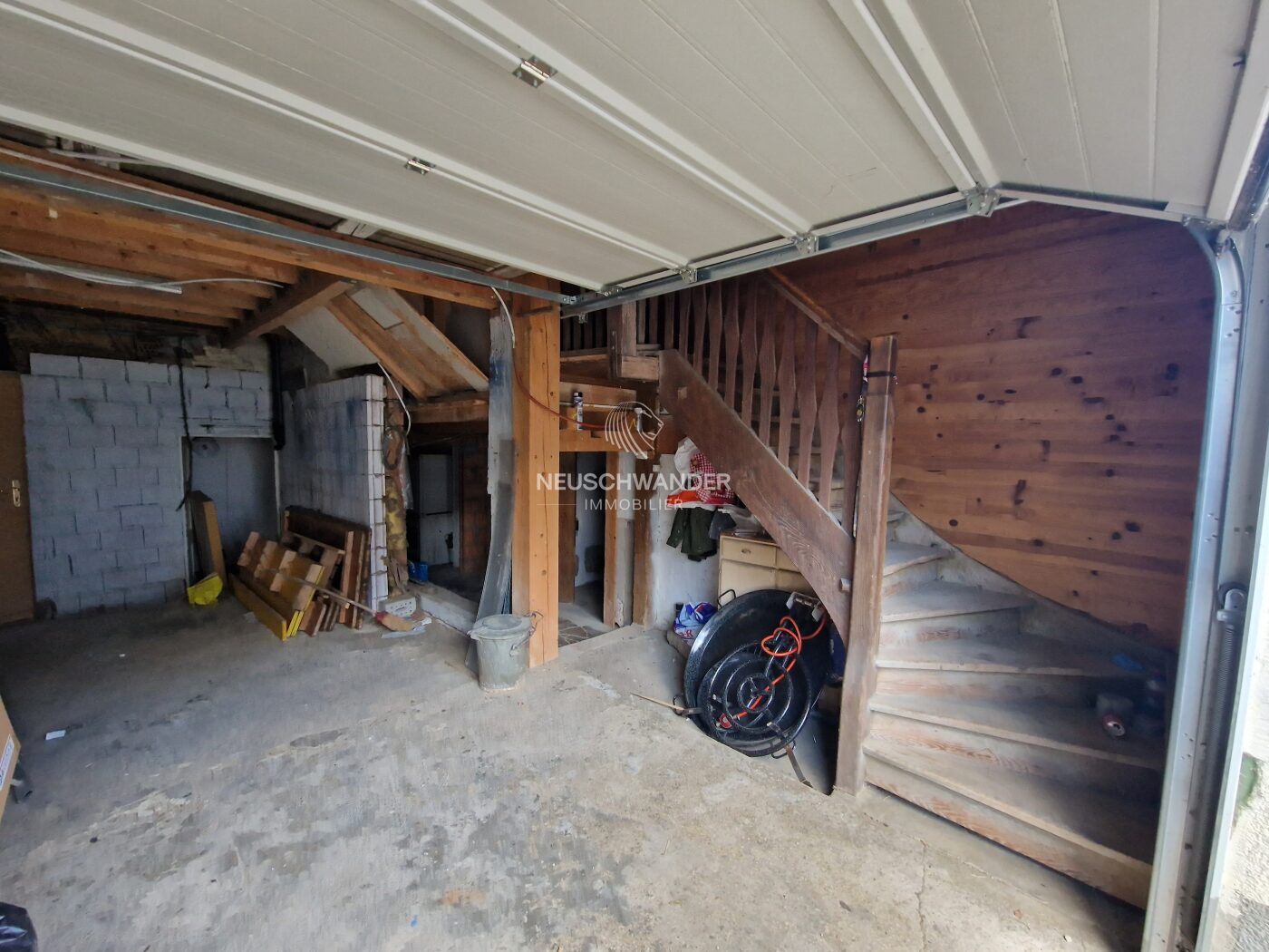 entrée par le garage