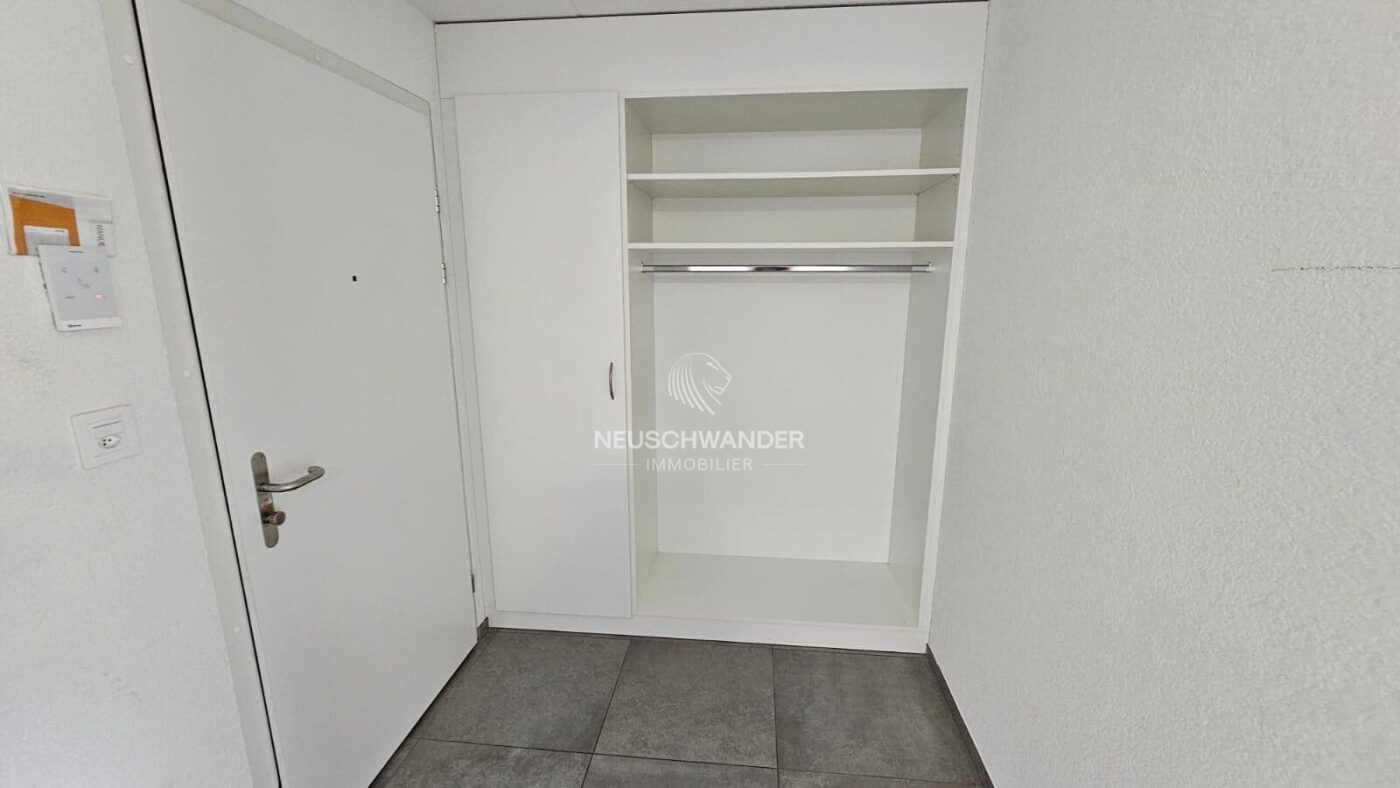 Hall d'entrée avec vestibule