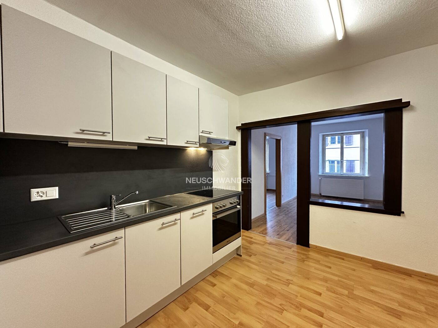 Appartement 2.5 pièces au 3ème - droite