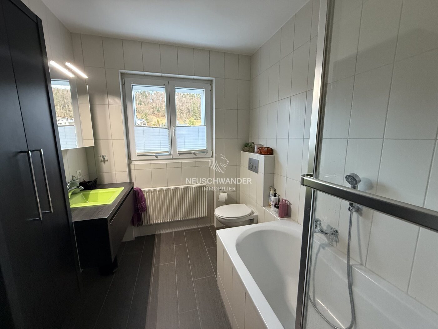 Salle de bain toute équipée