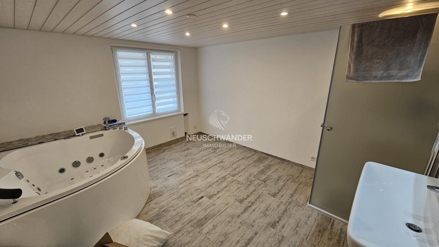 Pièce disponible pour communs ou à louer séparément