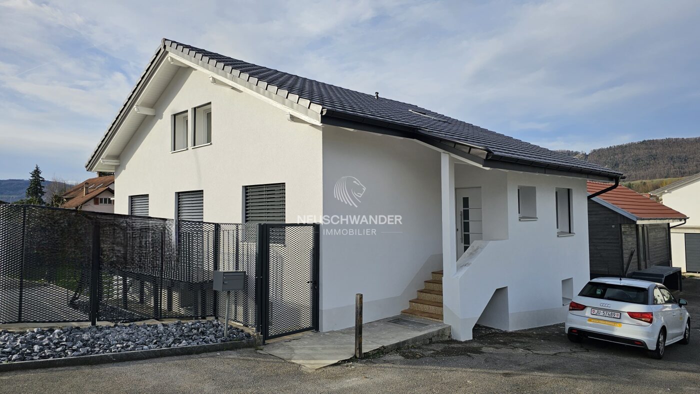 Façade SUD et accès en véhicule