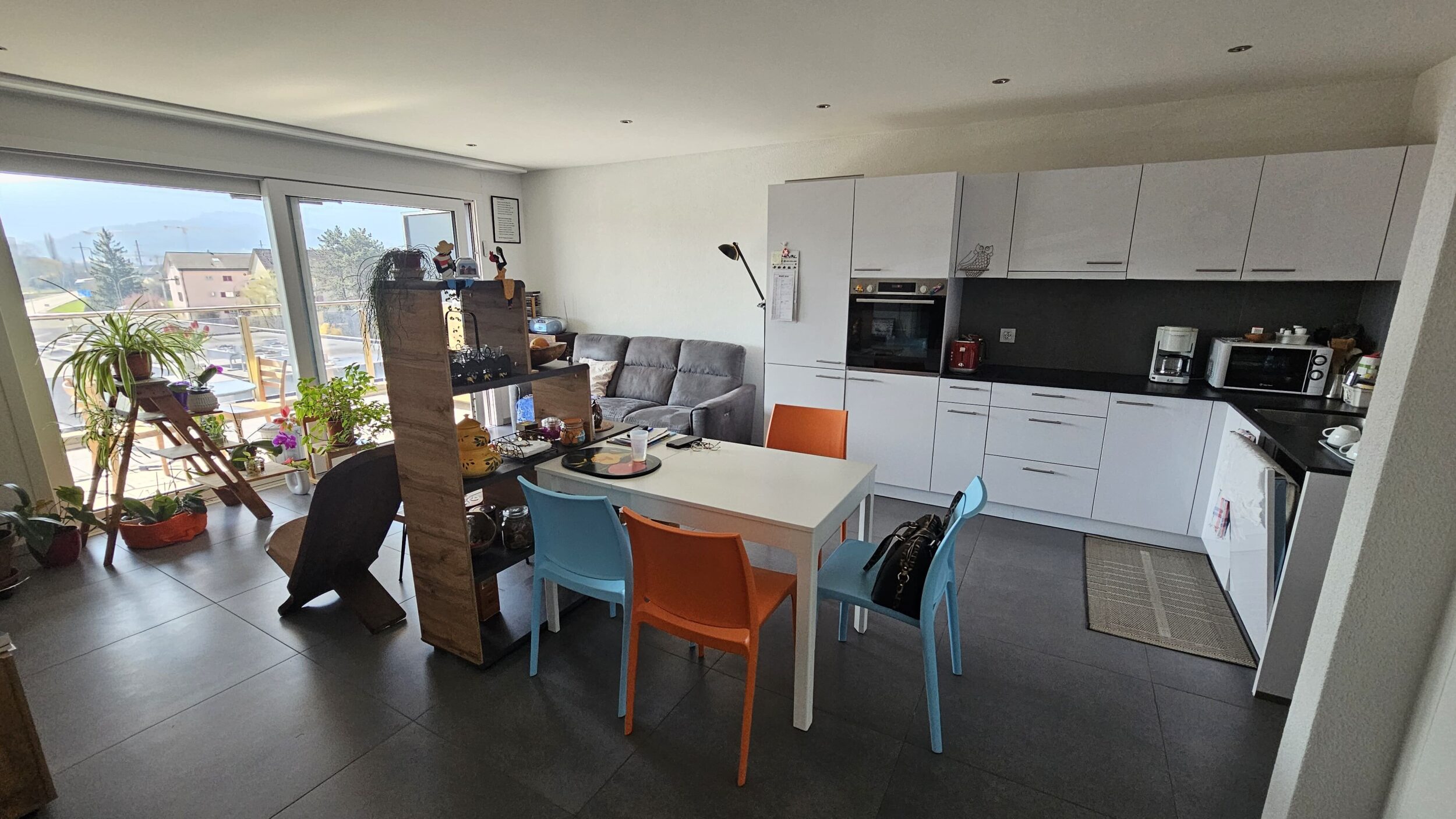 Cuisine agencée et habitable ouverte sur le séjour