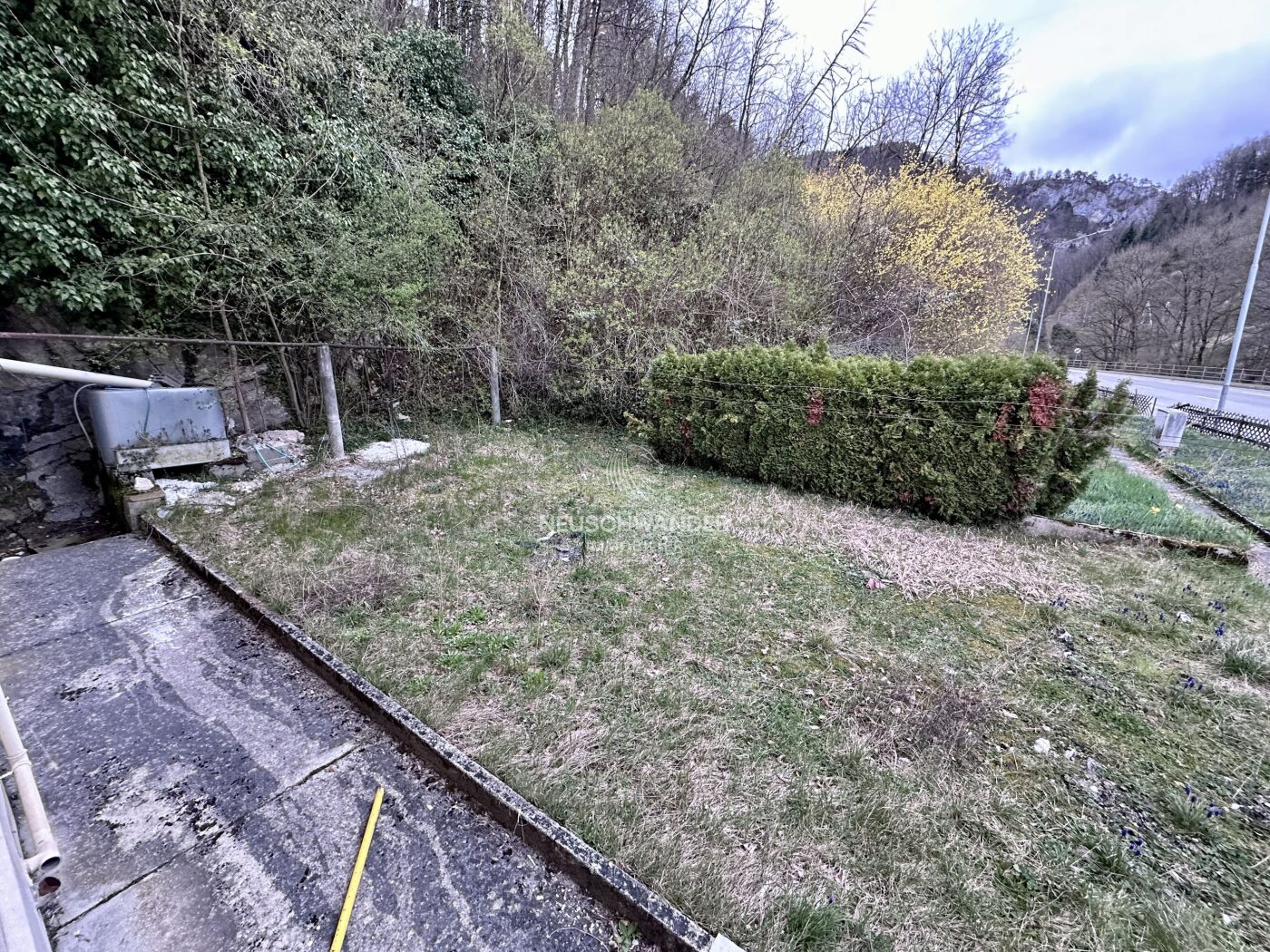 Jardin privatif avec clôture