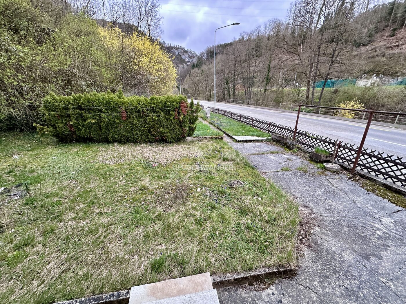 Jardin privatif avec clôture