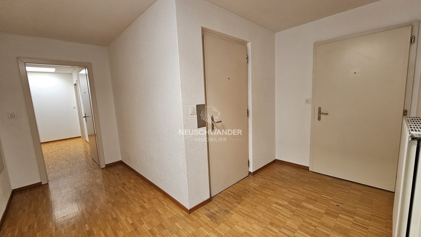 Porte avec ascenseur
