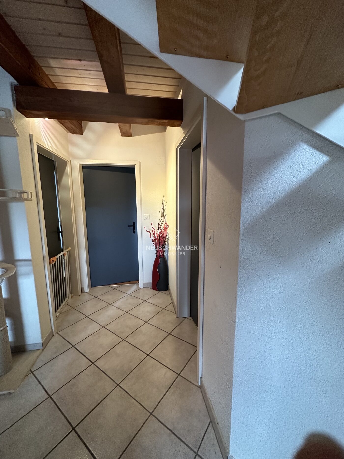 Couloir pour accéder aux chambres