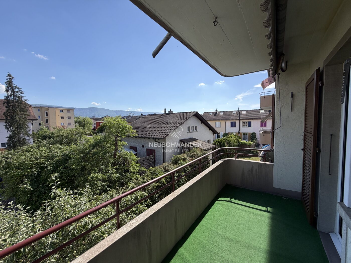 Balcon orienté EST-SUD-OUEST