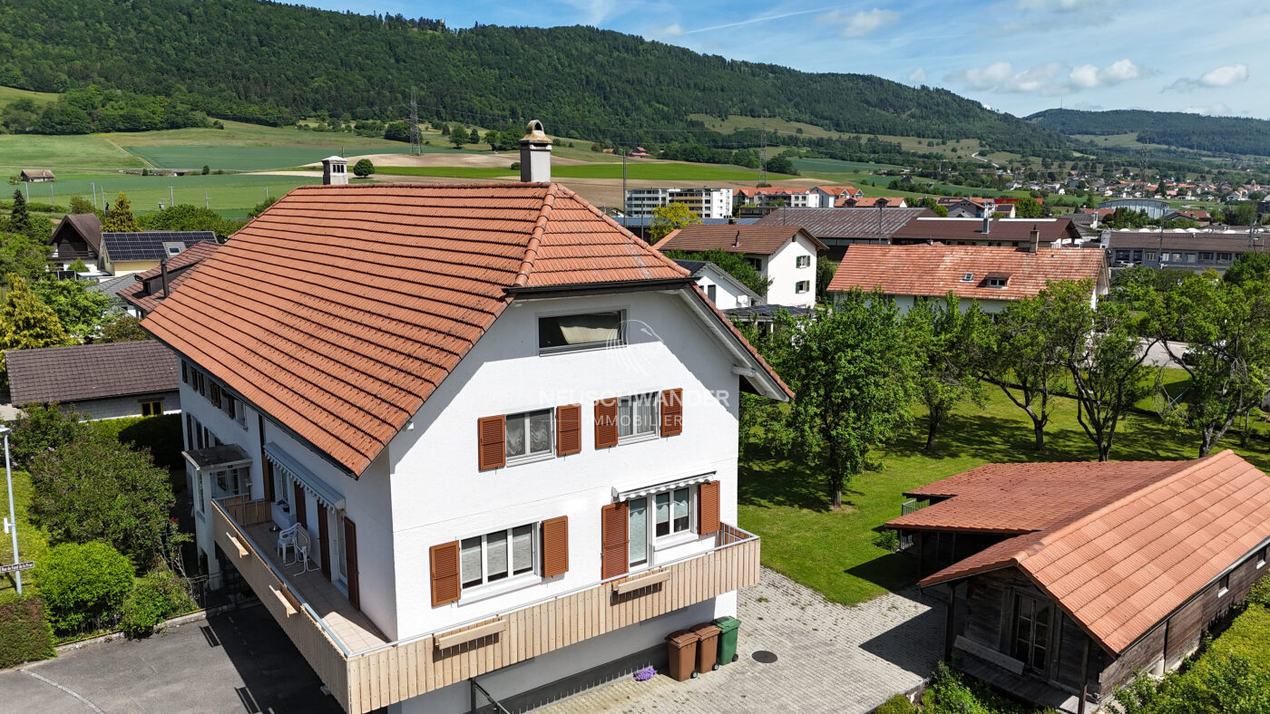 Vue de la façade Sud et de ses annexes
