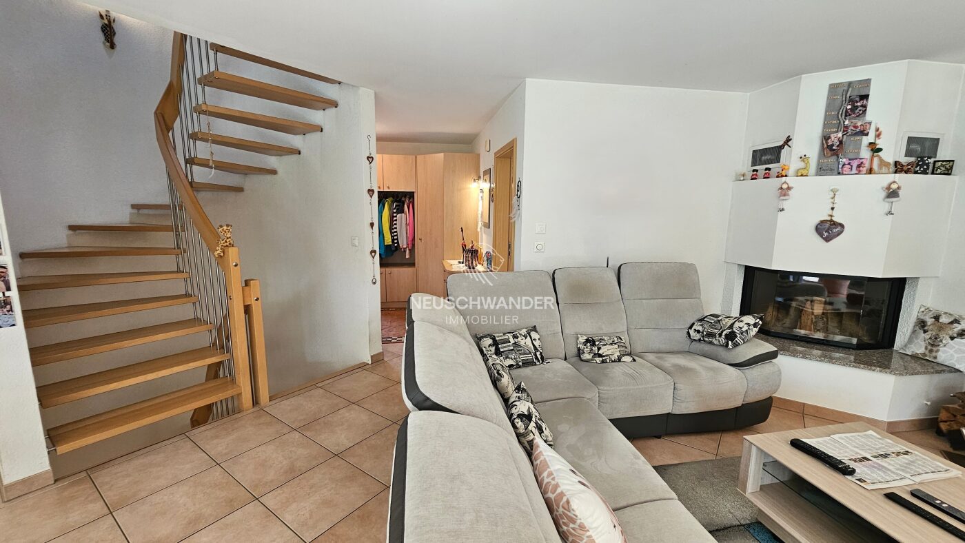 Séjour / salon avec cheminée