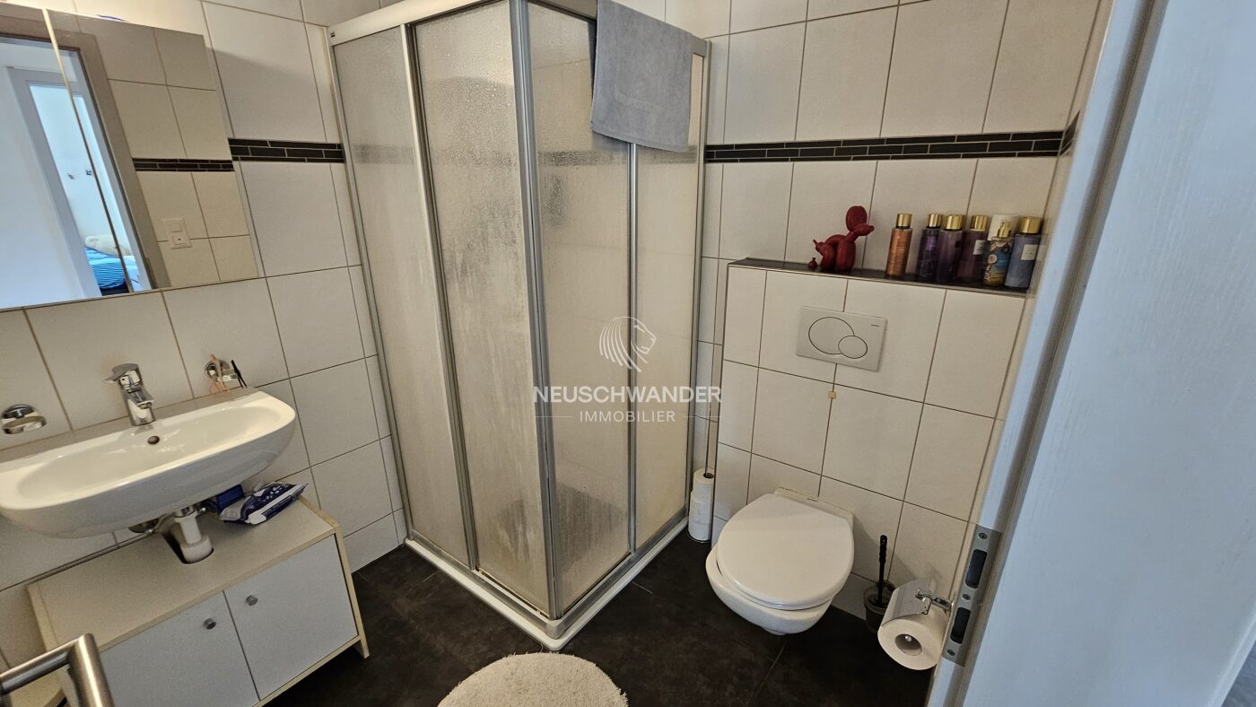 Salle d'eau entièrement équipée