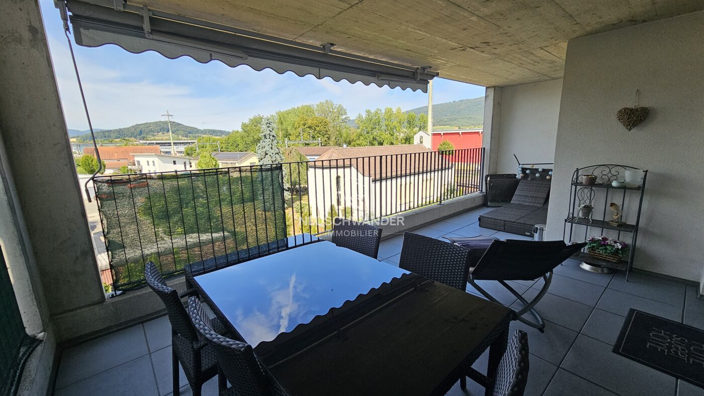 Belle vue dégagée depuis la spacieuse terrasse