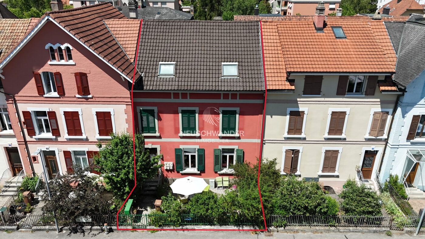 Vue de la façade et parcelle orientée SUD