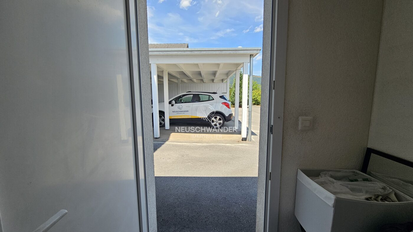 Entrée de l'économat depuis l'extérieur
