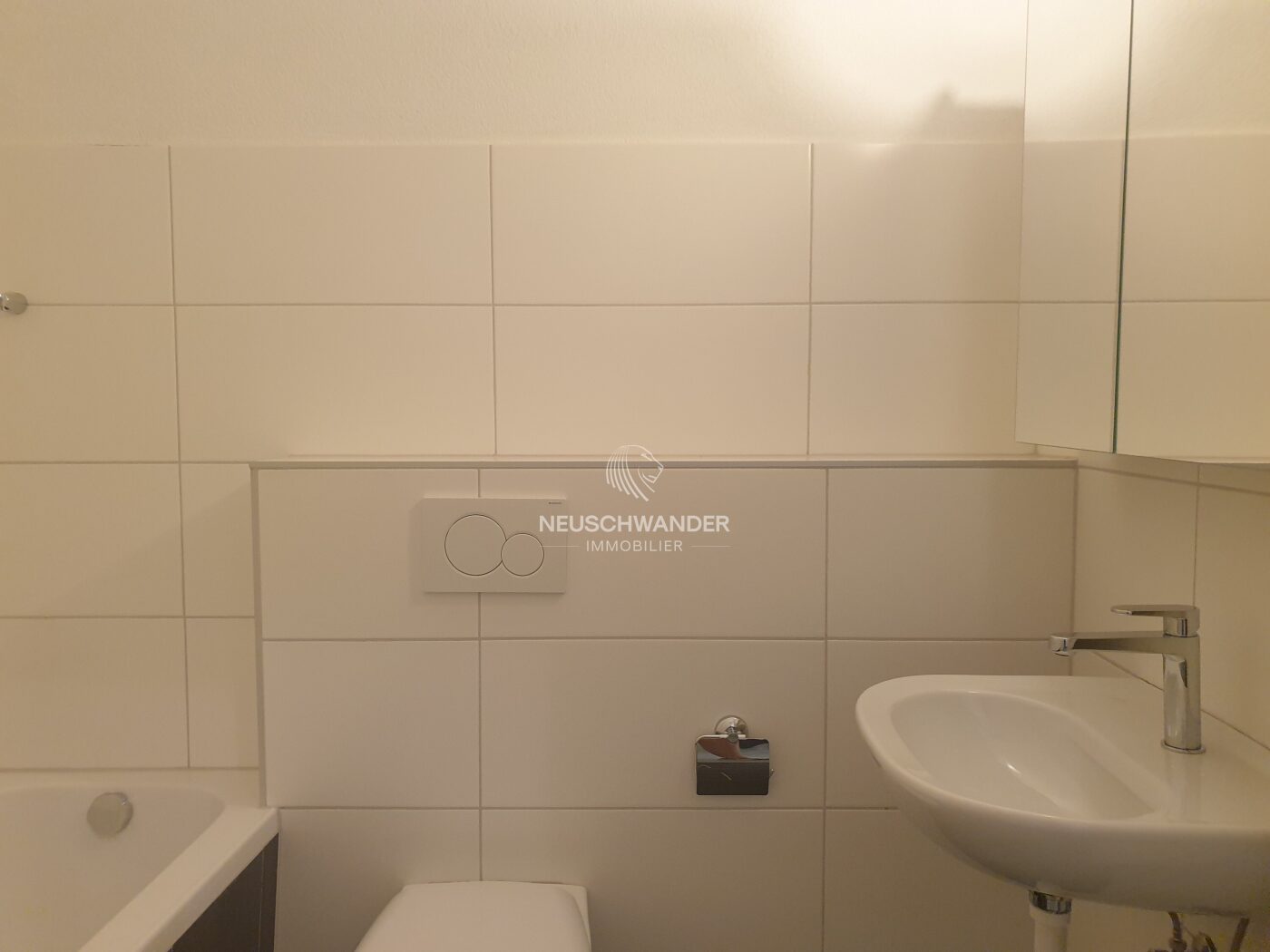 Salle de bain entièrement équipée