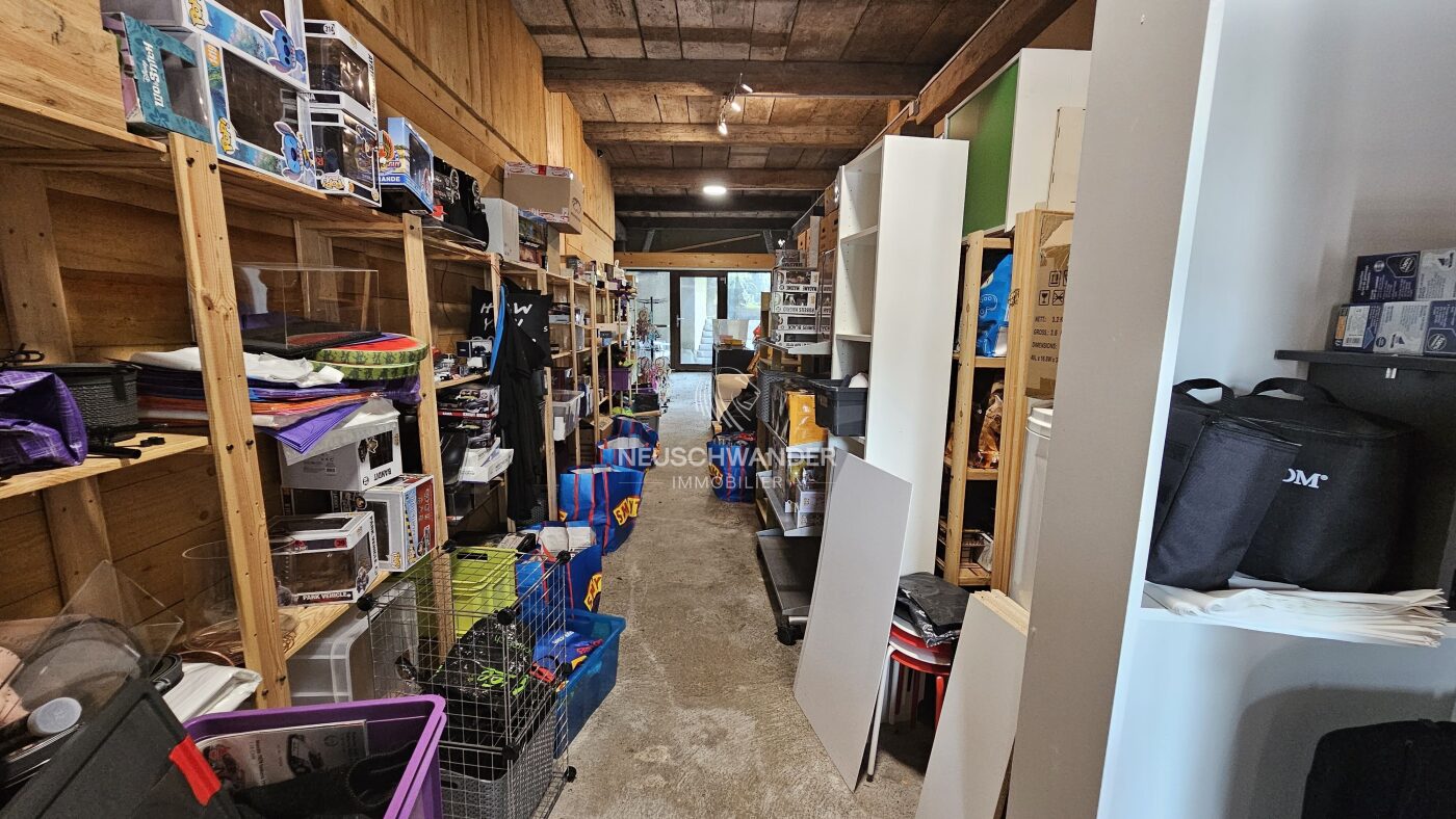 Grand espace dans la partie ''grange'' - ancien espace magasin