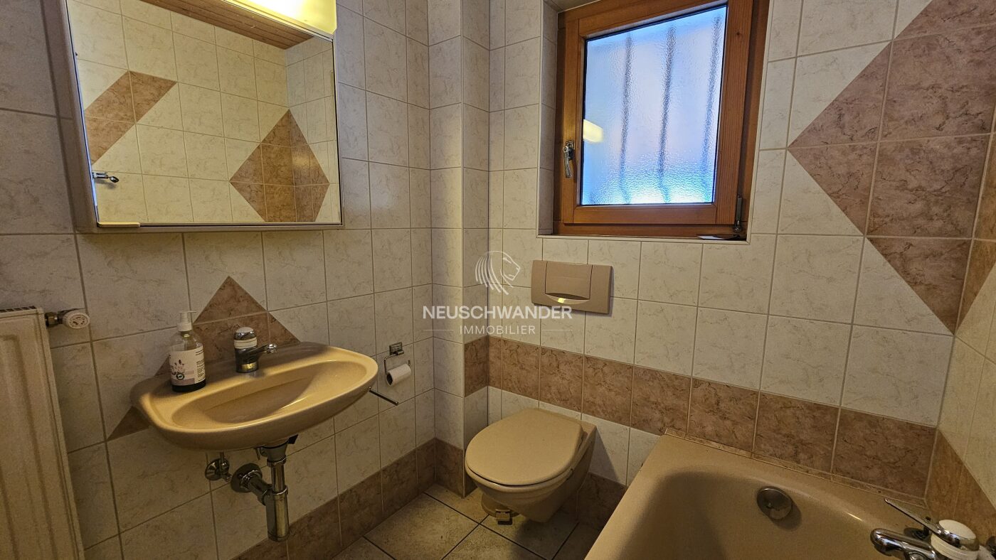 Salle de bain entièrement équipée