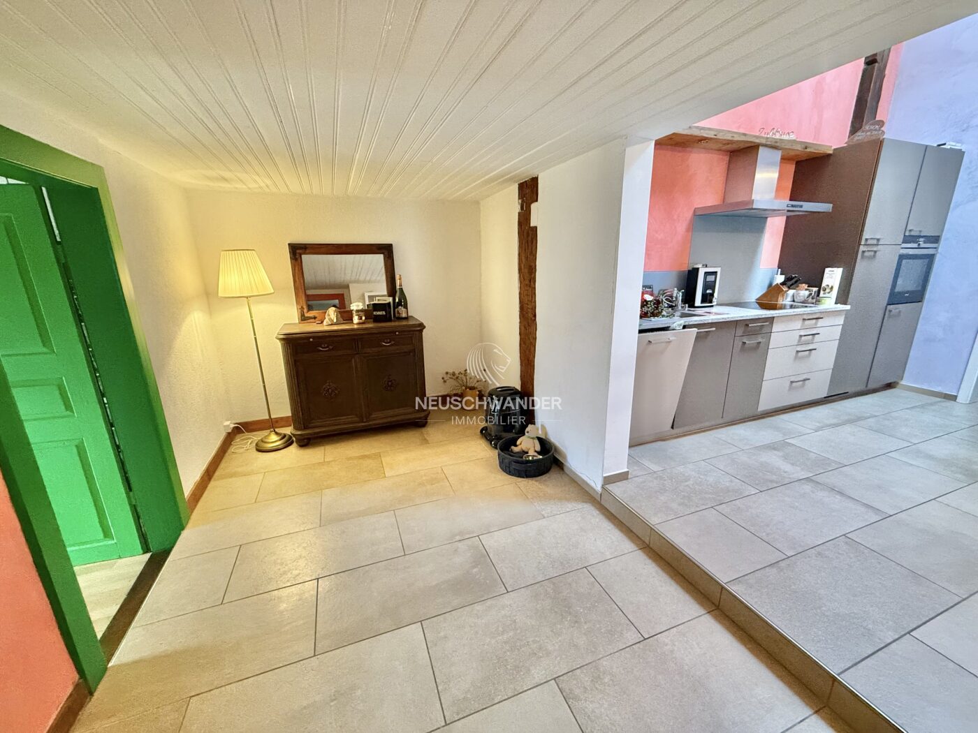 Hall de distribution donnant accès aux chambres
