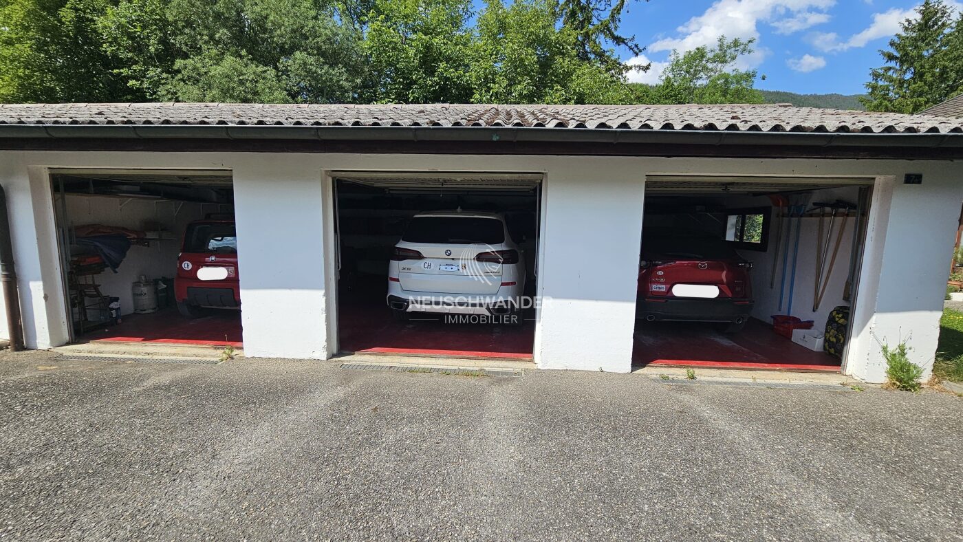Garage triple